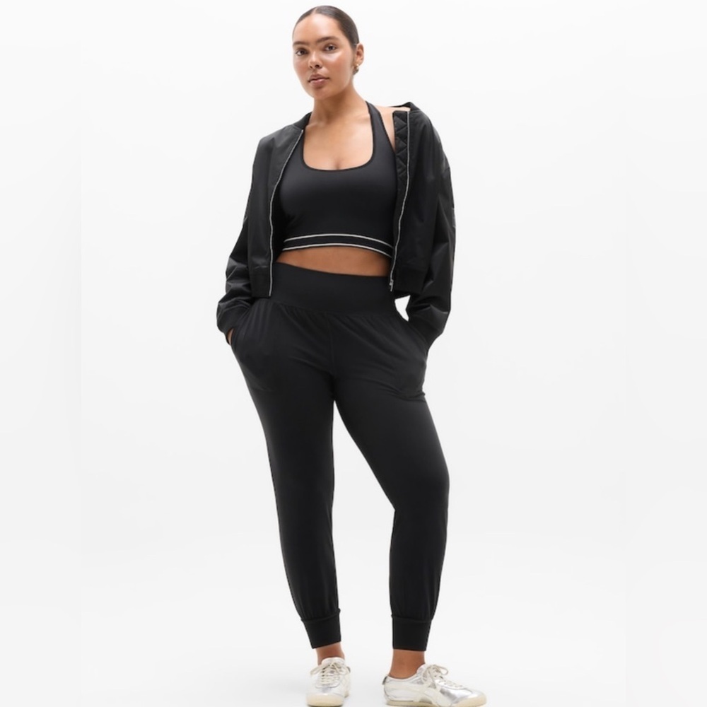 NWT Athleta Salutation Black Joggers Size 2X